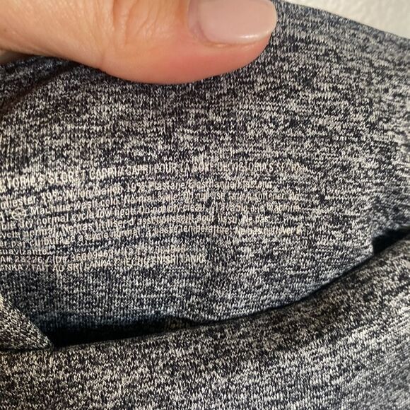 Victoria's Secret- Knockout Capri in Marled marled grey/black-Size medium - Picture 8 of 11